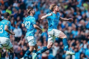 九游体育app-德布劳内身世