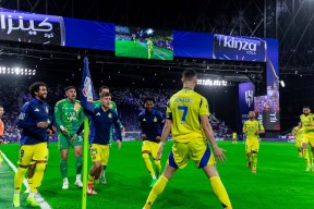 九游体育官网入口-比赛规则变更首场状态出色，RNG观众沸腾！，C罗重返赛场全场沸腾不已的简单介绍